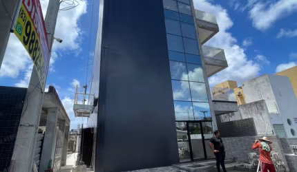 Sala Comercial / Andar inteiro, para alugar (na Avenida Júlia Freire)
