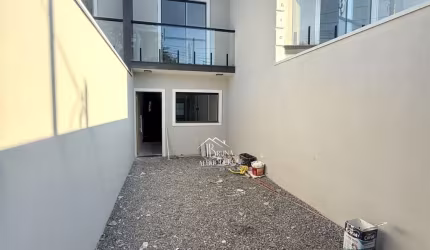 Casa à Venda em Itaquaquecetuba Jardim Amazonas com 2 Suítes e Área com Churrasqueira