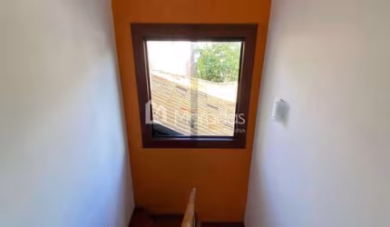 Excelente casa duplex em condomínio Green Peace, composta de 4 quartos sendo 1 suíte.