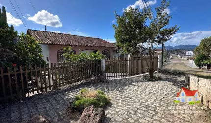 Sobrado Residencial Averbado C/Area de 183,00 m2+Terreno C/Area total de 378,00m2 No Bairro Iririu!