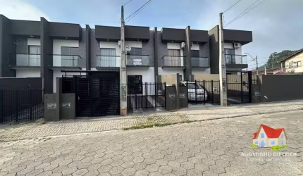 Sobrado Geminado C/02 Quartos + Vaga de Garagem No Bairro Aventureiro!