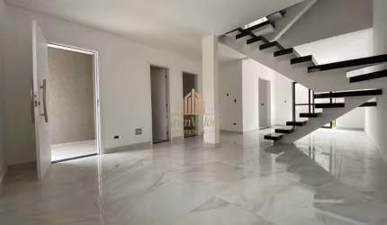 Tríplex com terraço e duas suítes