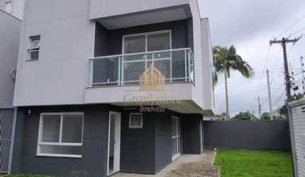 Sobrado com terraço à venda no Portão não geminados