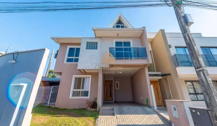 Casa em condominio em rua tranquila e com quintal