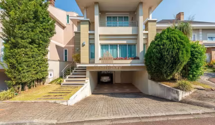 Casa em condomínio à venda no Portão com 4 suítes
