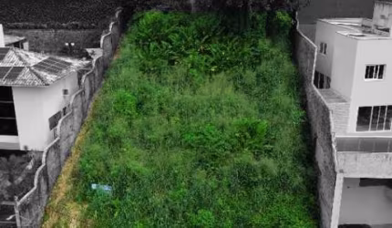 Terreno à venda em Ondina, Salvador  por R$ 700.000