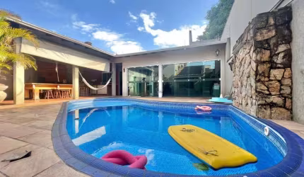 Casa com 3 dormitórios à venda, 270 m² por R$ 1.100.000,00 - Jardim Santa Monica - Rolândia/PR