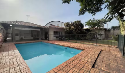 Casa com 3 dormitórios à venda, 348 m² por R$ 1.500.000,00 - Centro - Rolândia/PR