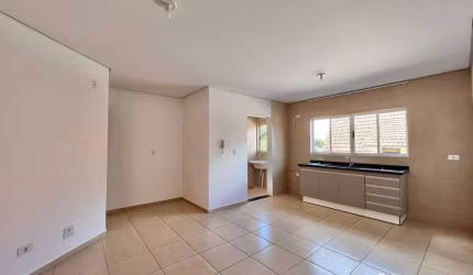 Apartamento com 2 dormitórios à venda, 56 m² por R$ 270.000,00 - Centro - Rolândia/PR