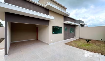 Casa com 3 dormitórios à venda por R$ 525.000 - Jardim Roland - Rolândia/PR