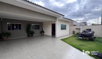 Casa com 3 dormitórios à venda, 155 m² por R$ 570.000,00 - Jardim Roland Garden - Rolândia/PR