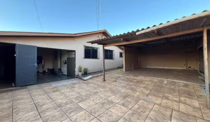 Casa com 4 dormitórios à venda, 200 m² por R$ 250.000 - Jardim Bandeirantes - Rolândia/PR