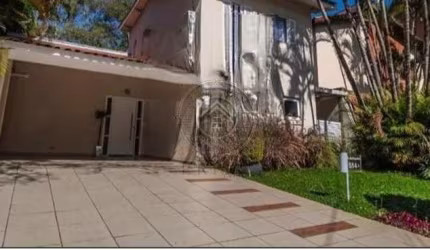 Residencial Alpha 05 - Casa com Estilo Sofisticado – Alphaville 05 | Santana de Parnaíba/SP