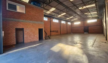 INBOX CIA IMOBILIÁRIA ALUGA PAVILHÃO COM 380M² LOCALIZADO NO BAIRRO UNIVERSITÁRIO NA CIDADE DE BENTO GONÇALVES
