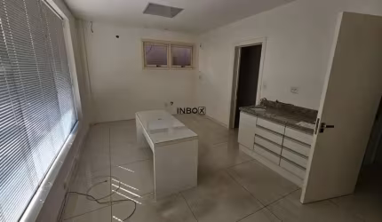 SALA COMERCIAL DE ANDAR COM 42,64M² PRIVATIVOS NO BAIRRO CENTRO NA CIDADE DE BENTO GONÇALVES