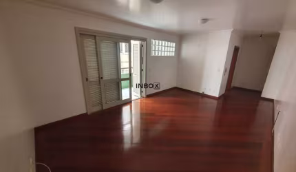 INBOX CIA IMOBILIÁRIA VENDE AMPLO APARTAMENTO COM 100,75M² PRIVATIVOS E 02 QUARTOS NO CENTRO DE BENTO GONÇALVES.