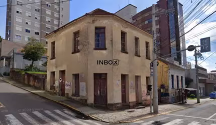 ESQUINA À VENDA NO CENTRO DE BENTO GONÇALVES