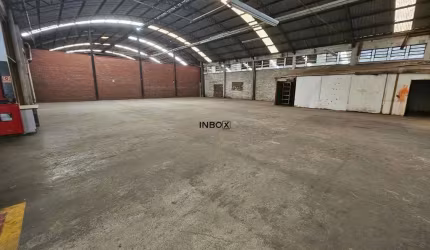 INBOX CIA IMOBILIÁRIA ALUGA PAVILHÃO DE 1380M² COM PLATAFORMA PARA CARREGAMENTO