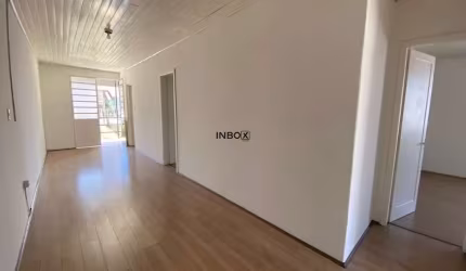 INBOX CIA IMOBILIÁRIA ALUGA - Sala comercial com 100 m² junto à Academia 26 Fit.