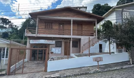 Casa com 3 quartos à venda na Antonio Dalla Chiesa, 101, Borgo, Bento Gonçalves, 262 m2 por R$ 749.000
