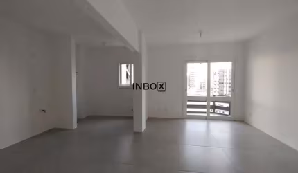 COM SACADA ABERTA E 1 DORMITÓRIO NO CENTRO