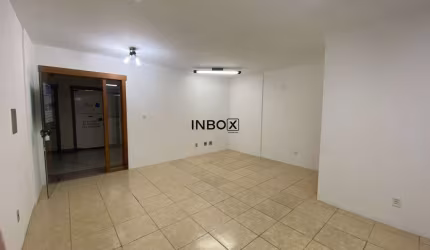 INBOX CIA IMOBILIÁRIA ALUGA EM BENTO GONÇALVES - Sala comercial no Centro.