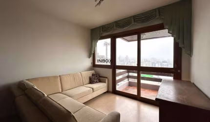 INBOX CIA IMOBILIÁRIA VENDE: Apartamento de três quartos no Centro.