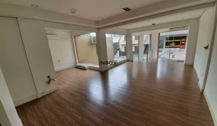 INBOX CIA IMOBILIÁRIA ALUGA SALA COM 100M² MAIS DEPÓSITO NO BAIRRO CENTRO