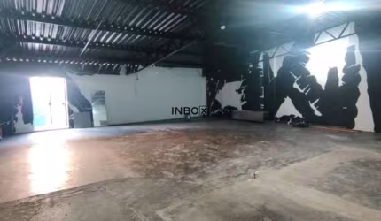 INBOX CIA IMOBILIÁRIA ALUGA - Sala Comercial térrea de fundos na Travessa três de Outubro, 120.