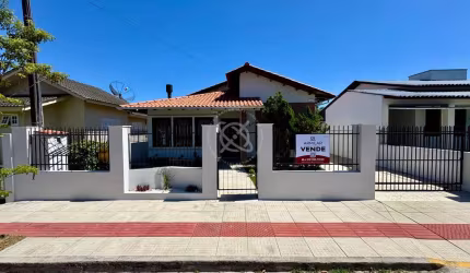 Casa Exclusiva próximo ao Angeloni