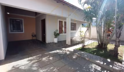 Casa para Venda em São Pedro, JARDIM SÃO DIMAS, 3 dormitórios, 1 banheiro, 2 vagas