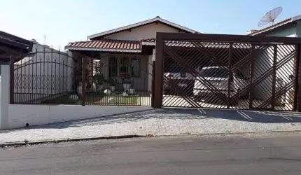 Casa para Venda em São Pedro, Vila Nova, 3 dormitórios, 1 suíte, 1 banheiro, 4 vagas