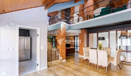 Casa lindíssima de 370M² , com piscina, edícula com churrasqueira , 3 quartos, R$ 1.500.000,00 - Santa Felicidade | Curitiba