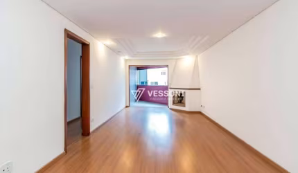 Apartamento com 3 dormitórios e 1 suíte no Água Verde próximo a República Argentina, churrasqueira à carvão e 2 vagas de garagem, R$ 740.000