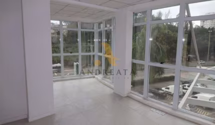 Sala comercial com 5 salas à venda na Estrada dos Bandeirantes, 7000, Jacarepaguá, Rio de Janeiro por R$ 695.000