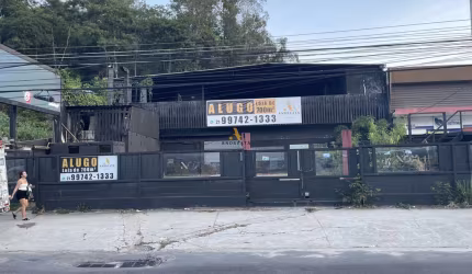 Barracão / Galpão / Depósito para alugar na Estrada dos Bandeirantes, 7903, Jacarepaguá, Rio de Janeiro por R$ 15.000