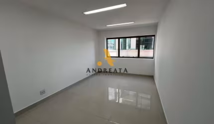 Sala comercial para alugar na Avenida das Américas, 7935, Barra da Tijuca, Rio de Janeiro por R$ 6.000