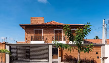 LINDA CASA COM 5 DORMITÓRIOS SENDO 4 SUÍTES NO JARDIM ESTORIL, BAURU/SP