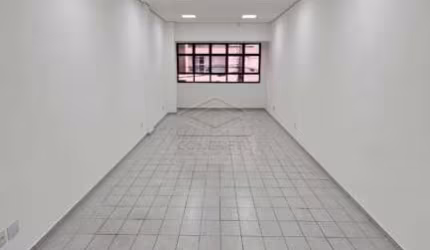 SALA COMERCIAL COM DEPÓSITO E POSSIBILIDADE DE 2 SALAS