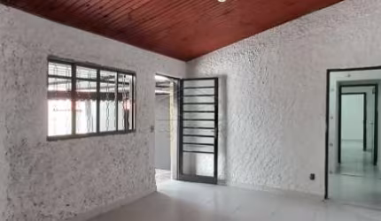 IMÓVEL AMPLO PARA MORADIA OU COMÉRCIO PRÓXIMO À AV. NOSSA SRA. DE FÁTIMA