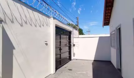 CASA COM  03 DORMITÓRIOS NO NOVA ESPERANÇA/JD. ELDORADO