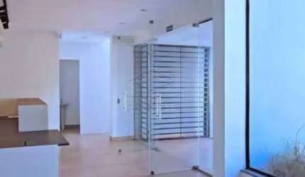 EXCELENTE SALÃO COMERCIAL PARA VENDA OU LOCAÇÃO PRÓXIMO AO BAURU SHOPPING