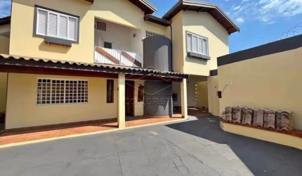 LINDO SOBRADO COM EXCELENTE LOCALIZAÇÃO