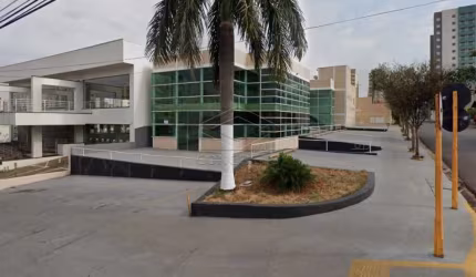 PRÉDIO COMERCIAL NA AV DUQUE DE CAXIAS