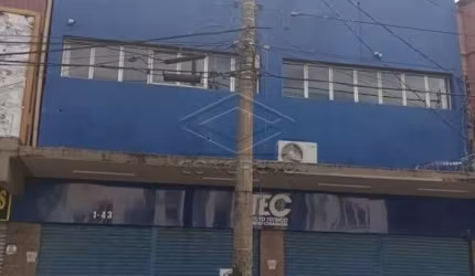 Prédio comercial no centro da cidade - 4 andares.