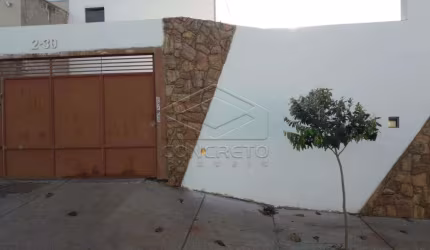 Casa ampla com boa localização!