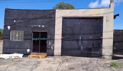 Barracão à Venda/Locação na Vila Carolina - 200m²