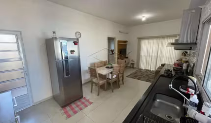 Casa bairro Parque Júlio Nobrega com espaço para ampliação de cômodos.