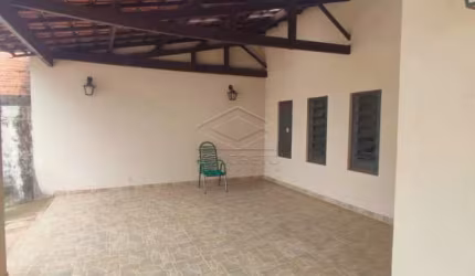 CASA COM 04 SUÍTES NA VILA INDUSTRIAL