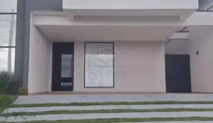 Casa à Venda em Condominio